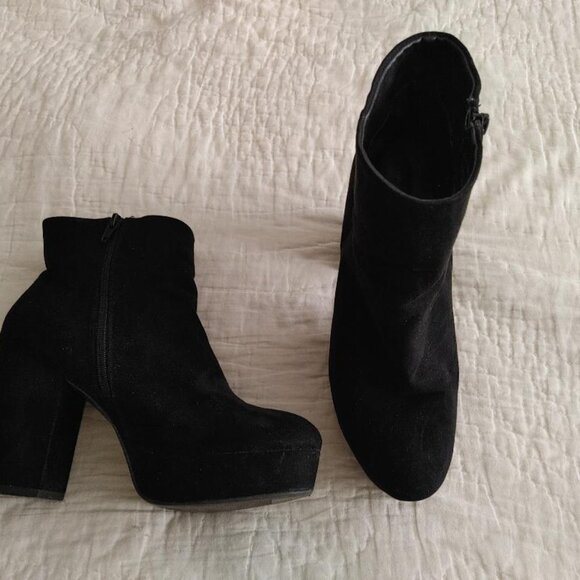 BOOTS_Massimo Supply Co. Ankle High Suede Like Black Boots - Picture 3 of 11